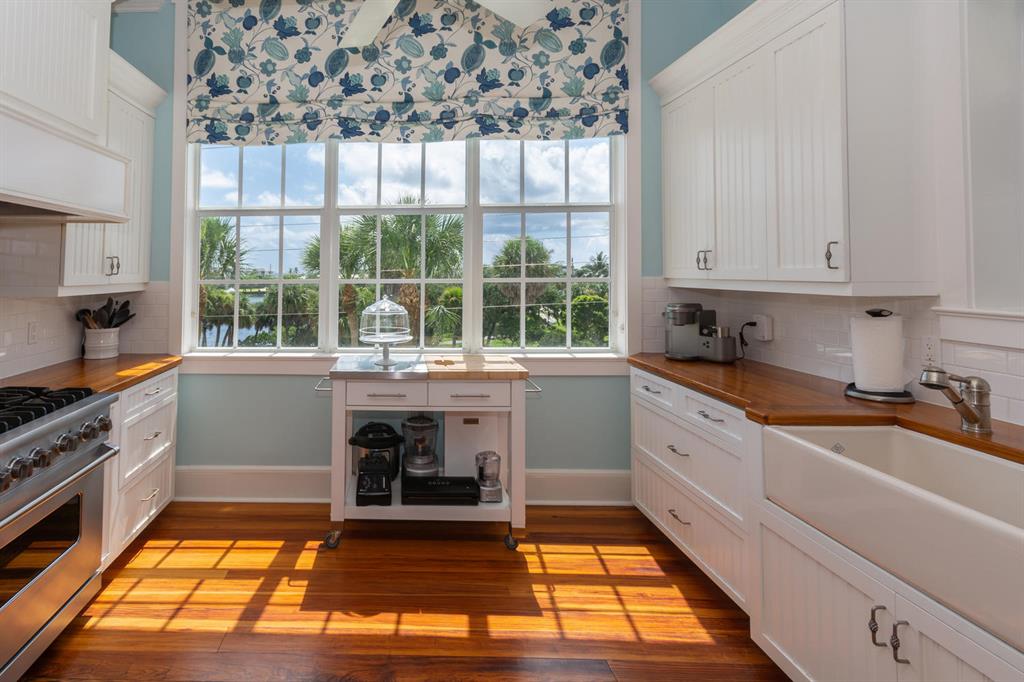 OLD TOWNE AT JUNO BEACH - Residential