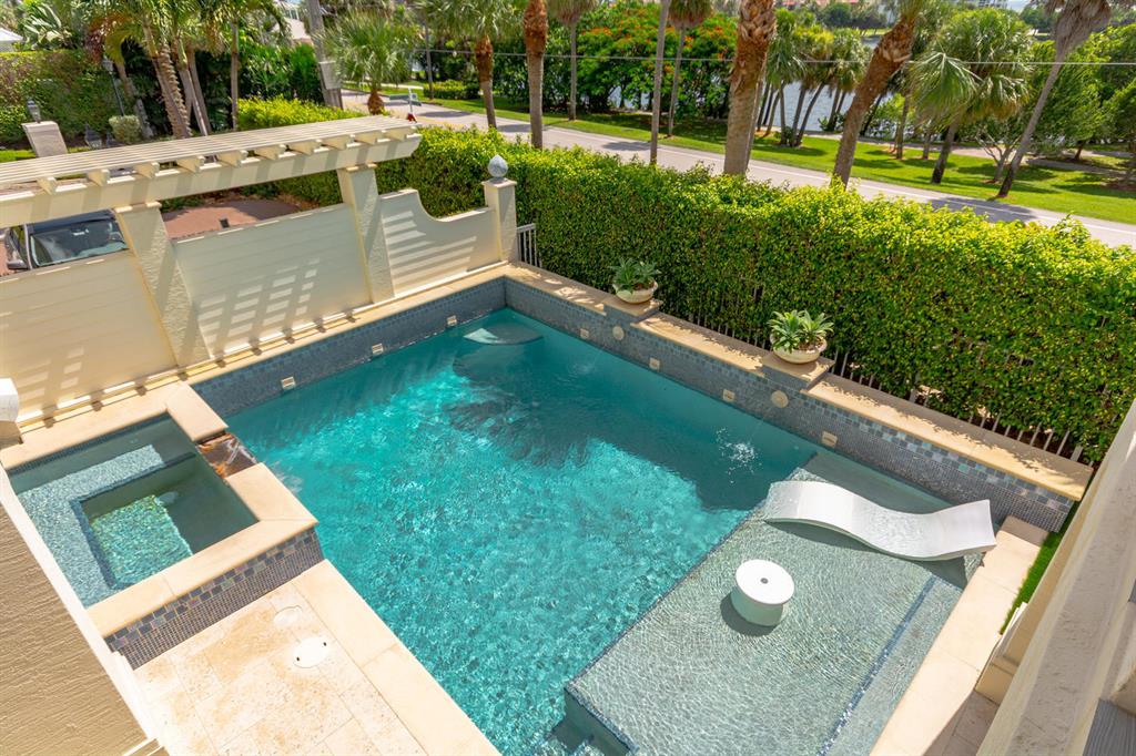 OLD TOWNE AT JUNO BEACH - Residential