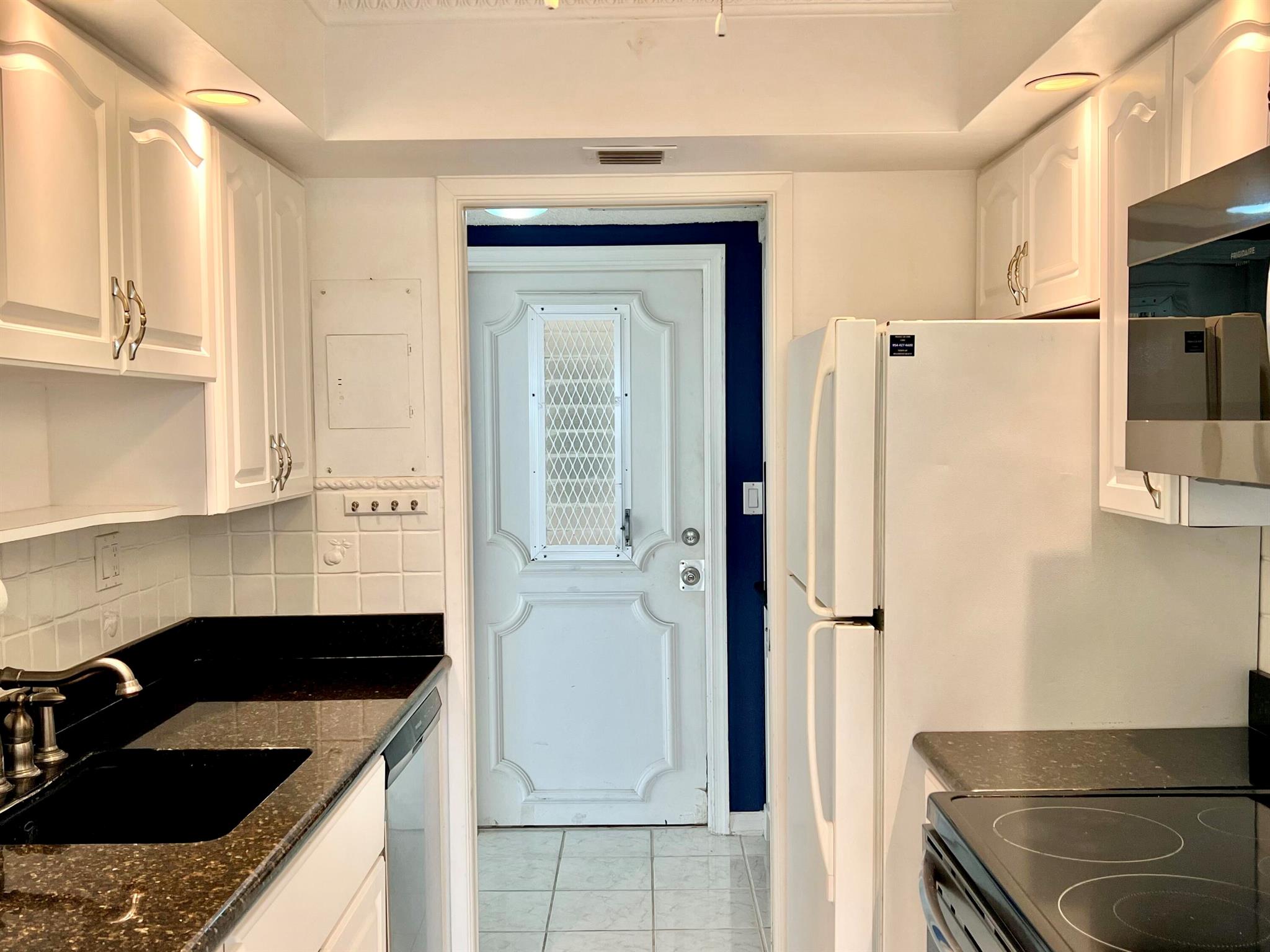 OCEAN HILLSBORO CONDO - Residential Lease