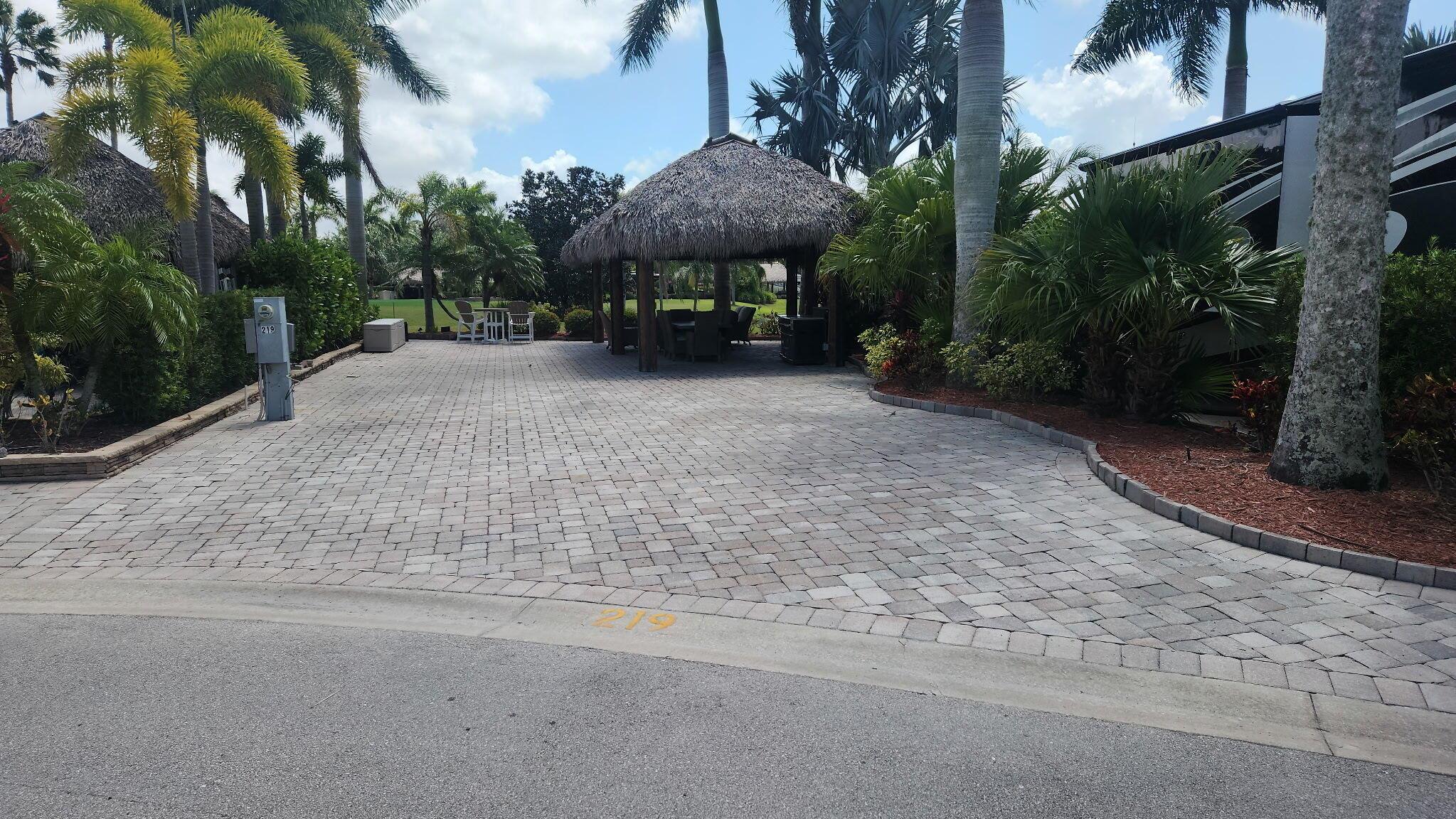 OUTDOOR RESORTS AT ST LUC - Land