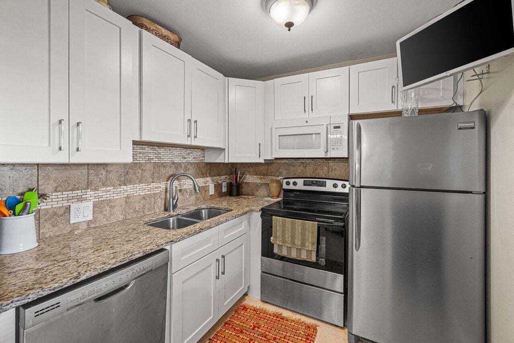 Photo of 175 Suffolk E #175, Boca Raton, FL 33434 (MLS # B26062119)