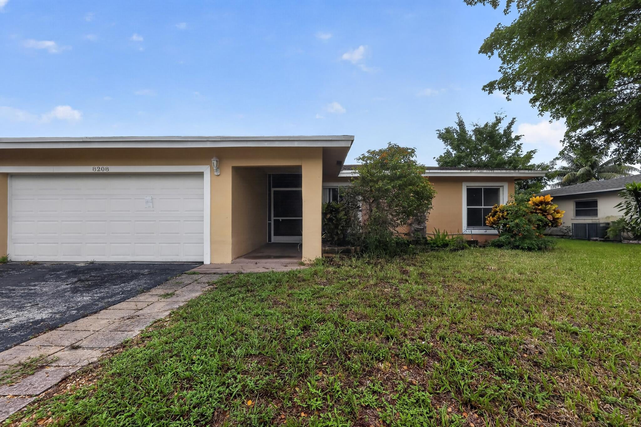 8208 NW 75TH Avenue