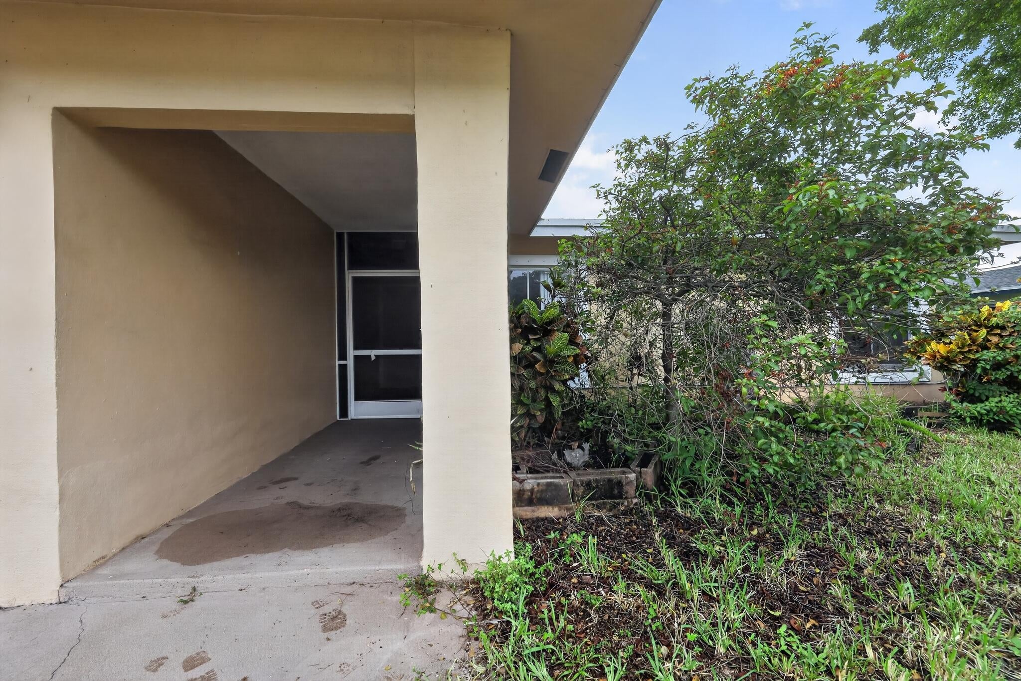 8208 NW 75TH Avenue