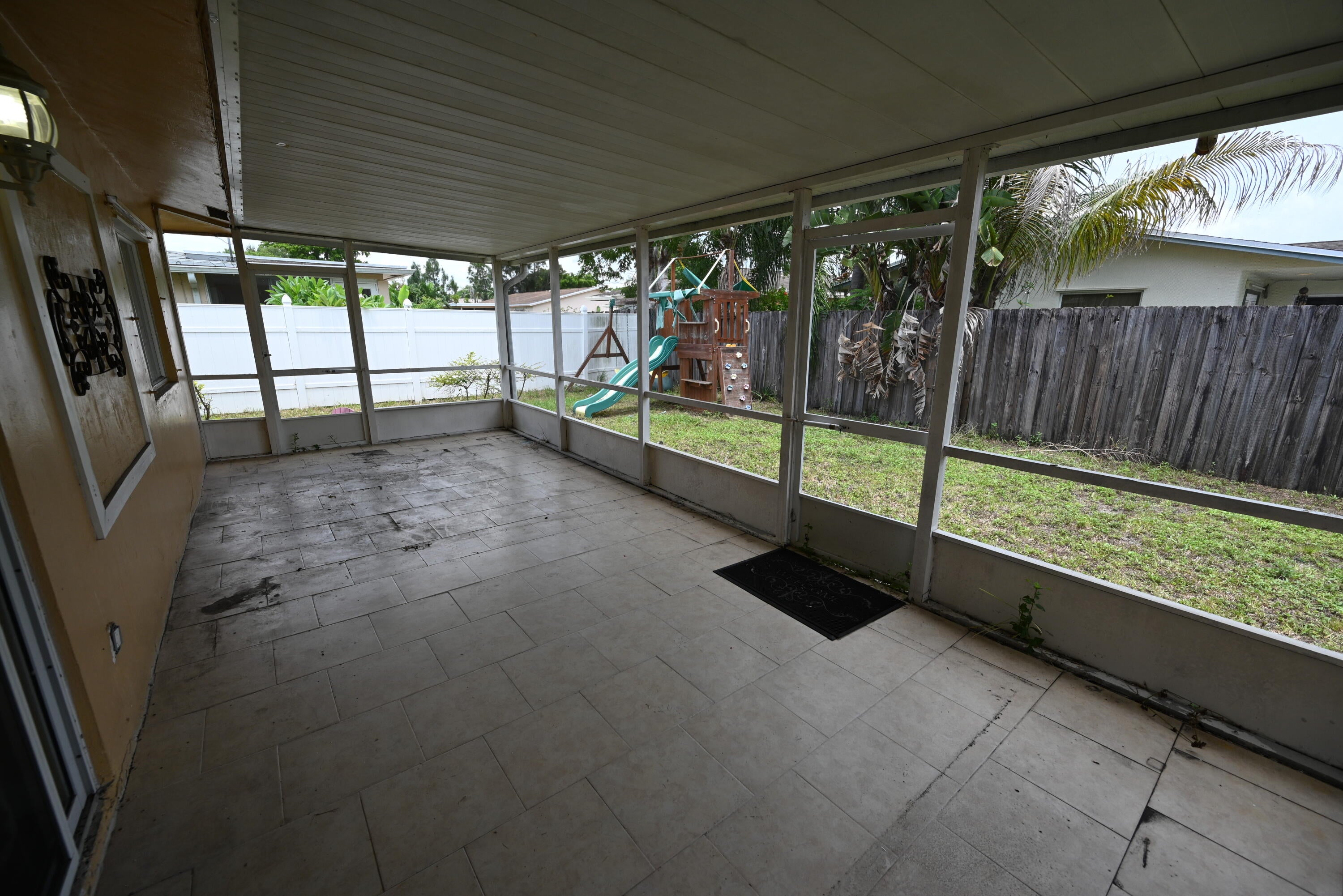 8208 NW 75TH Avenue