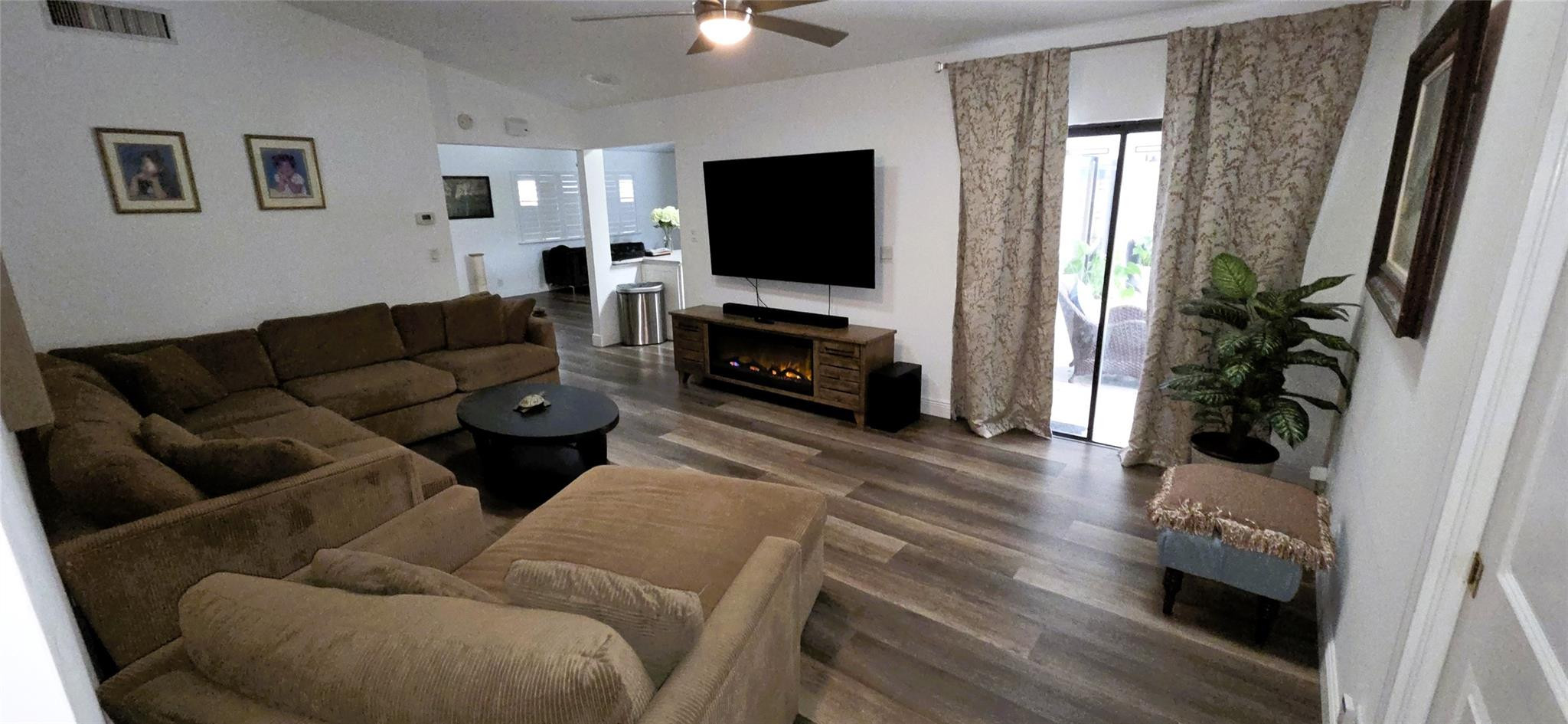 Sugar Pond Manor Wellingt - Residential