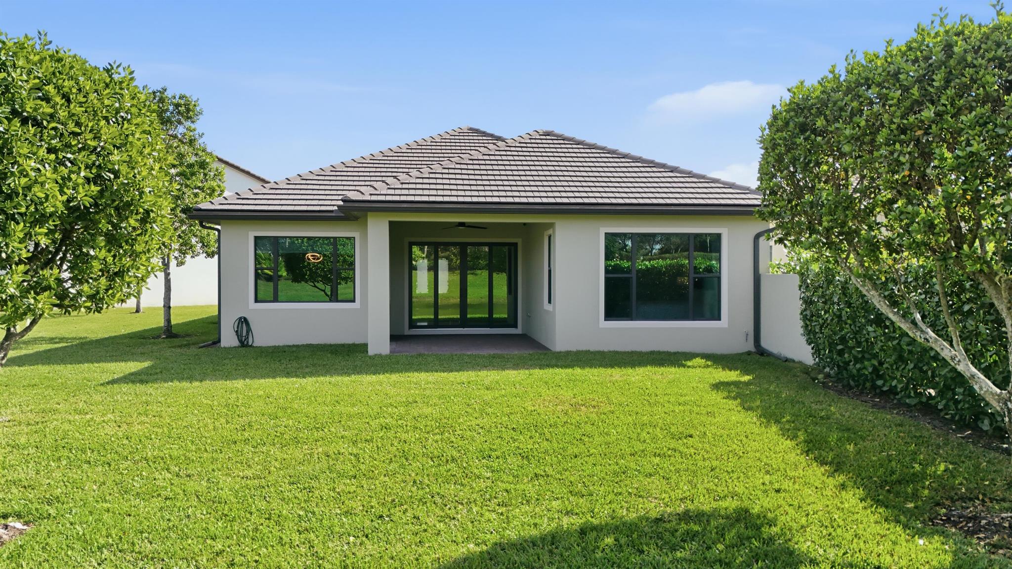 PALM MEADOWS ESTATES - Residential