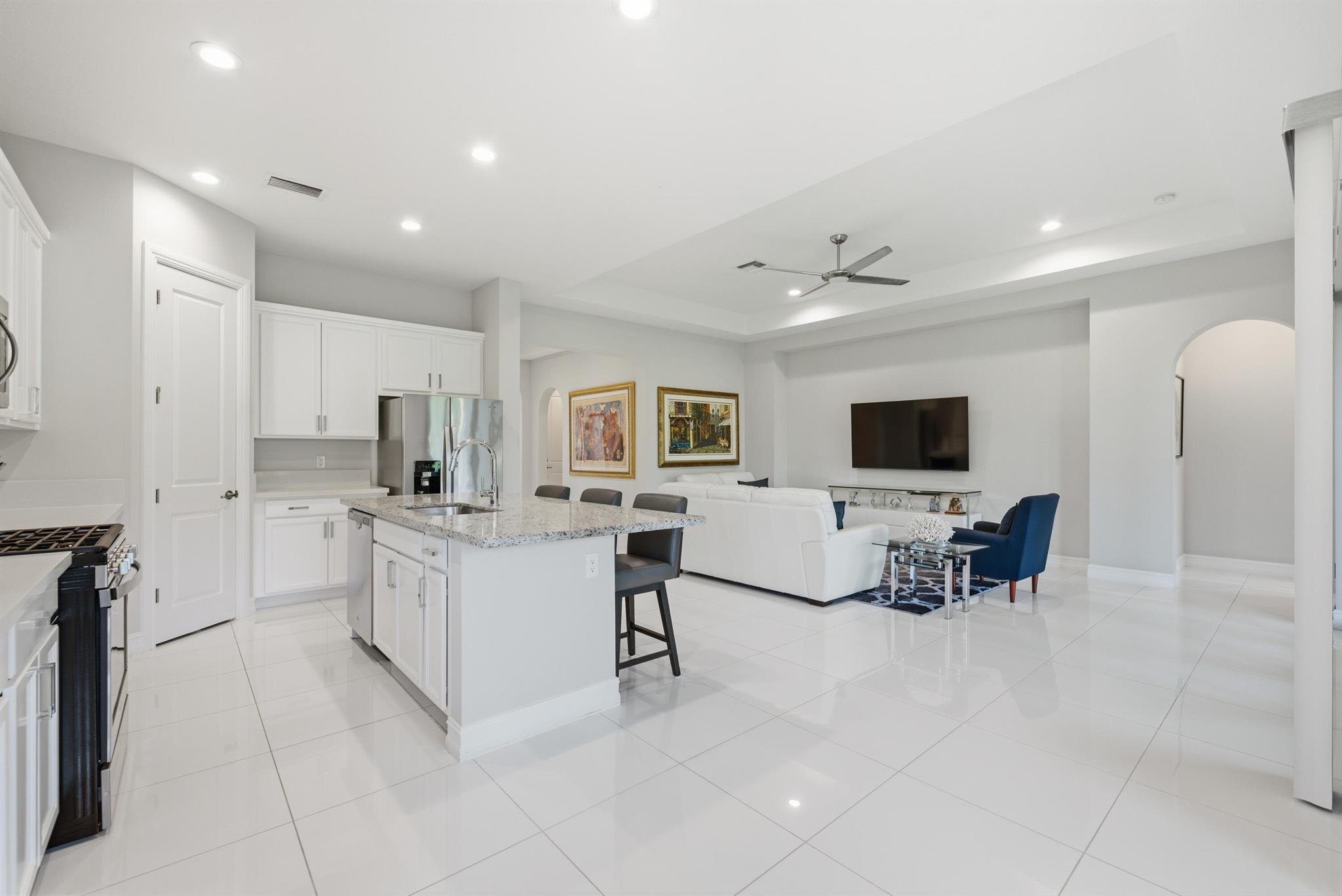 PALM MEADOWS ESTATES - Residential