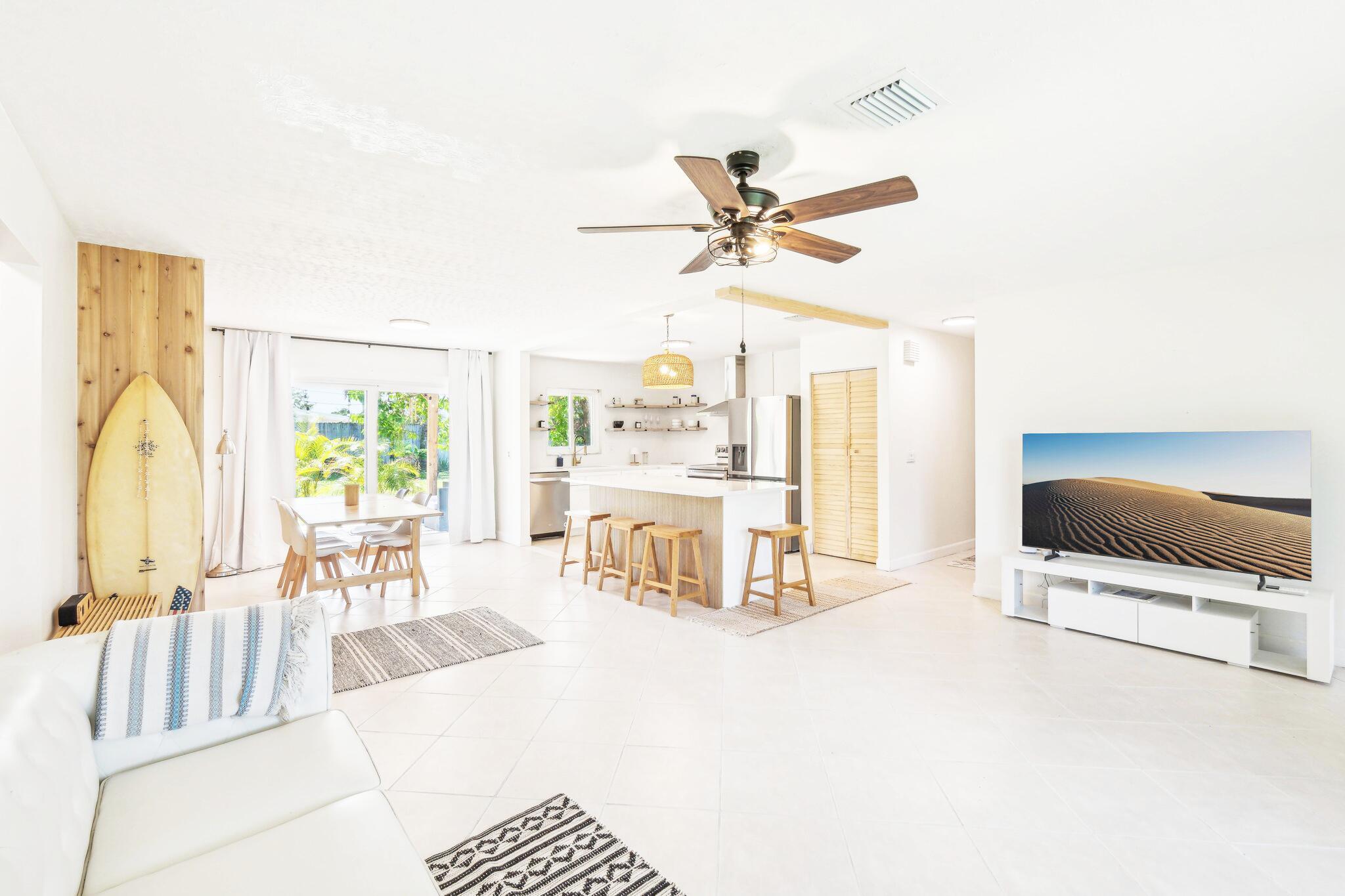 2007 NE 21st Terrace E, Jensen Beach, FL, 34957/$444,990 3 2007 NE 21st Terrace E