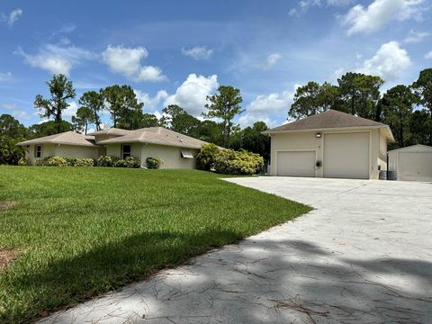 A home in Loxahatchee