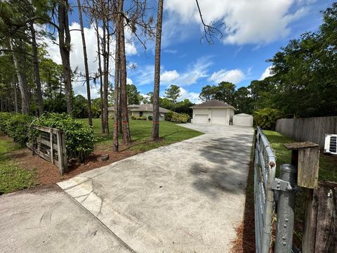 A home in Loxahatchee