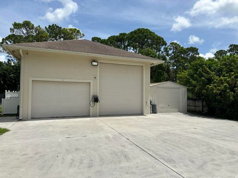 A home in Loxahatchee