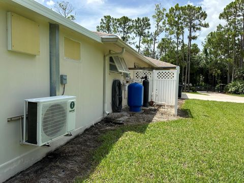 A home in Loxahatchee