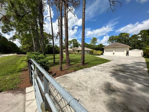 A home in Loxahatchee