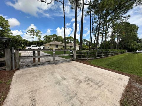 A home in Loxahatchee