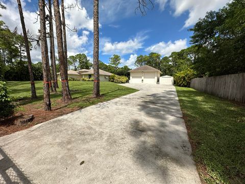 A home in Loxahatchee