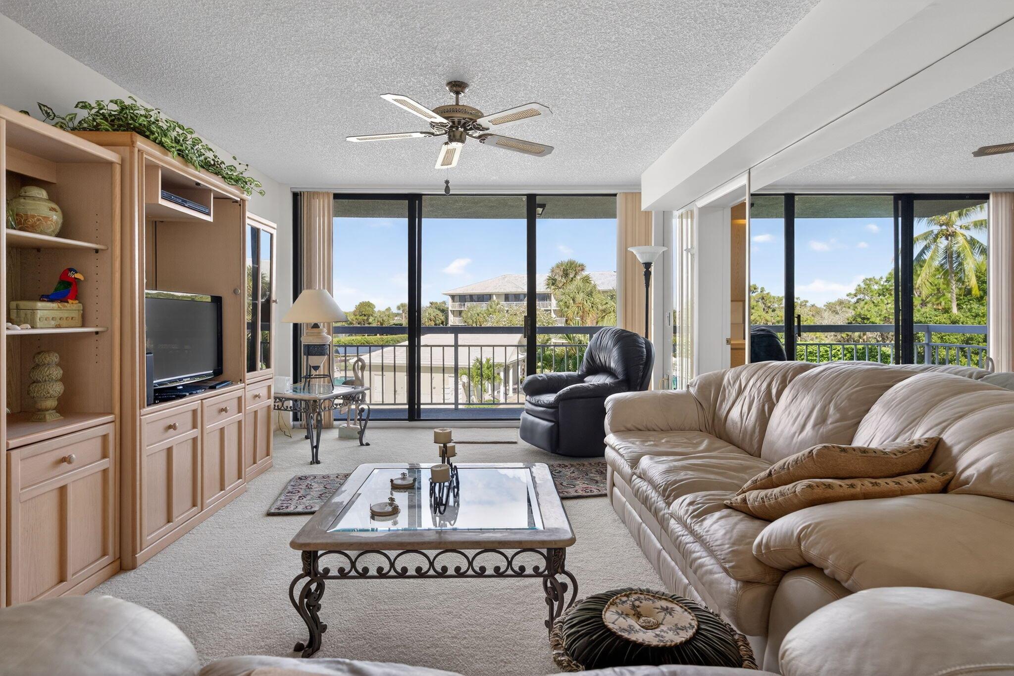 WHITEHALL - Residential