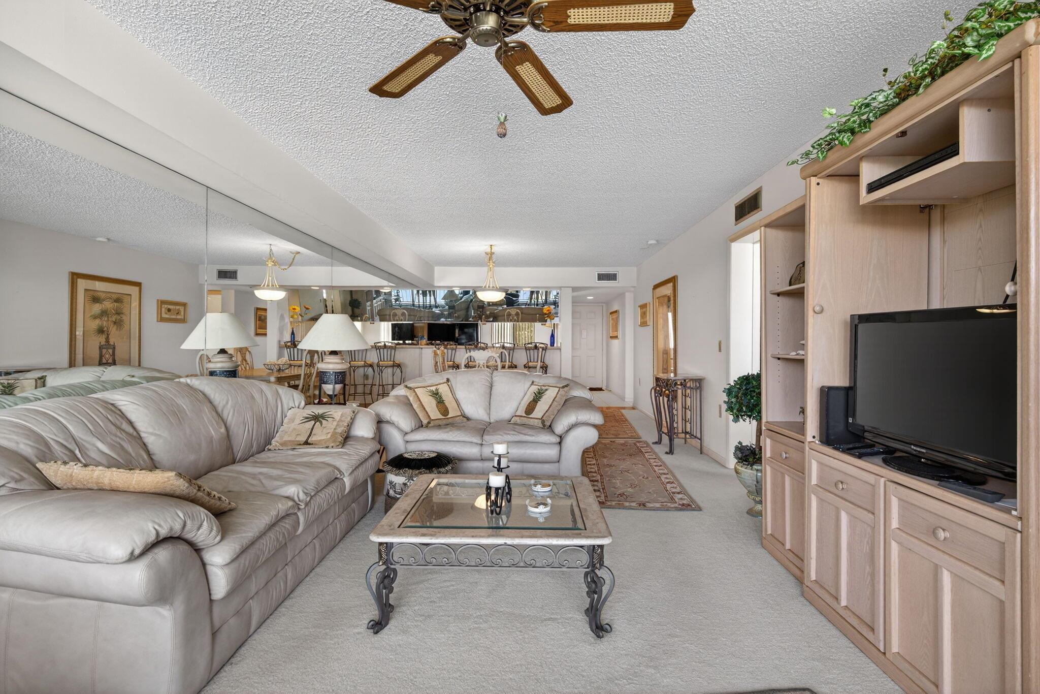 WHITEHALL - Residential