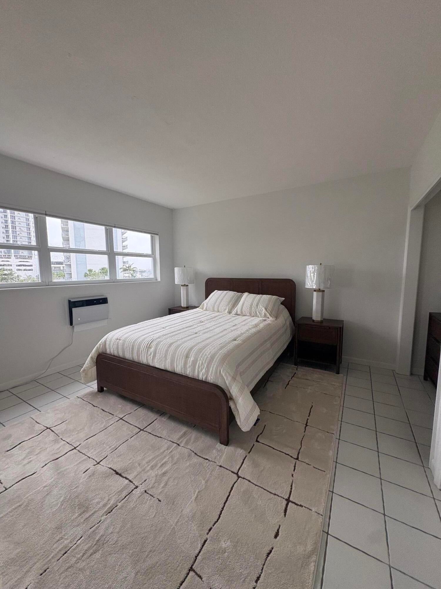 9 N BIRCH Road 402