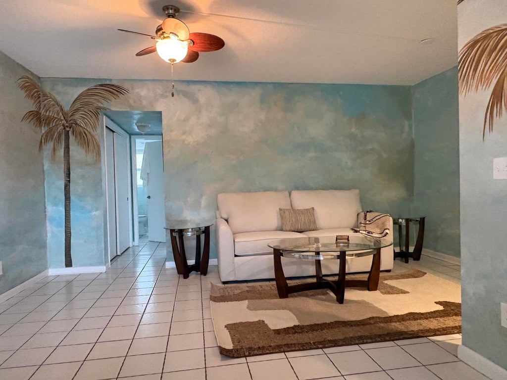 Photo of 9 N BIRCH Road #402, Fort Lauderdale, FL 33304 (MLS # B26074006)