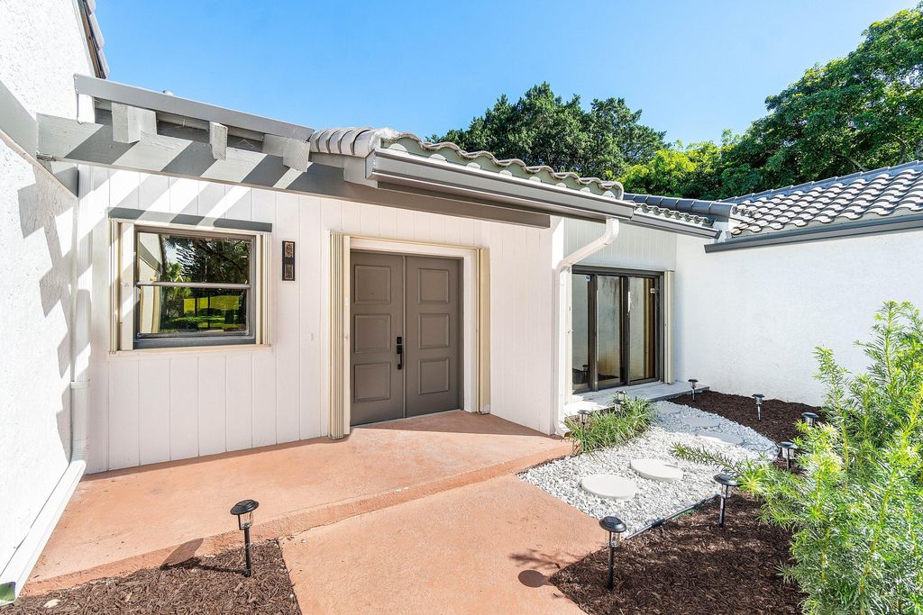 Photo of 78 Hampshire Lane, Boynton Beach, FL 33436 (MLS # R11135532)
