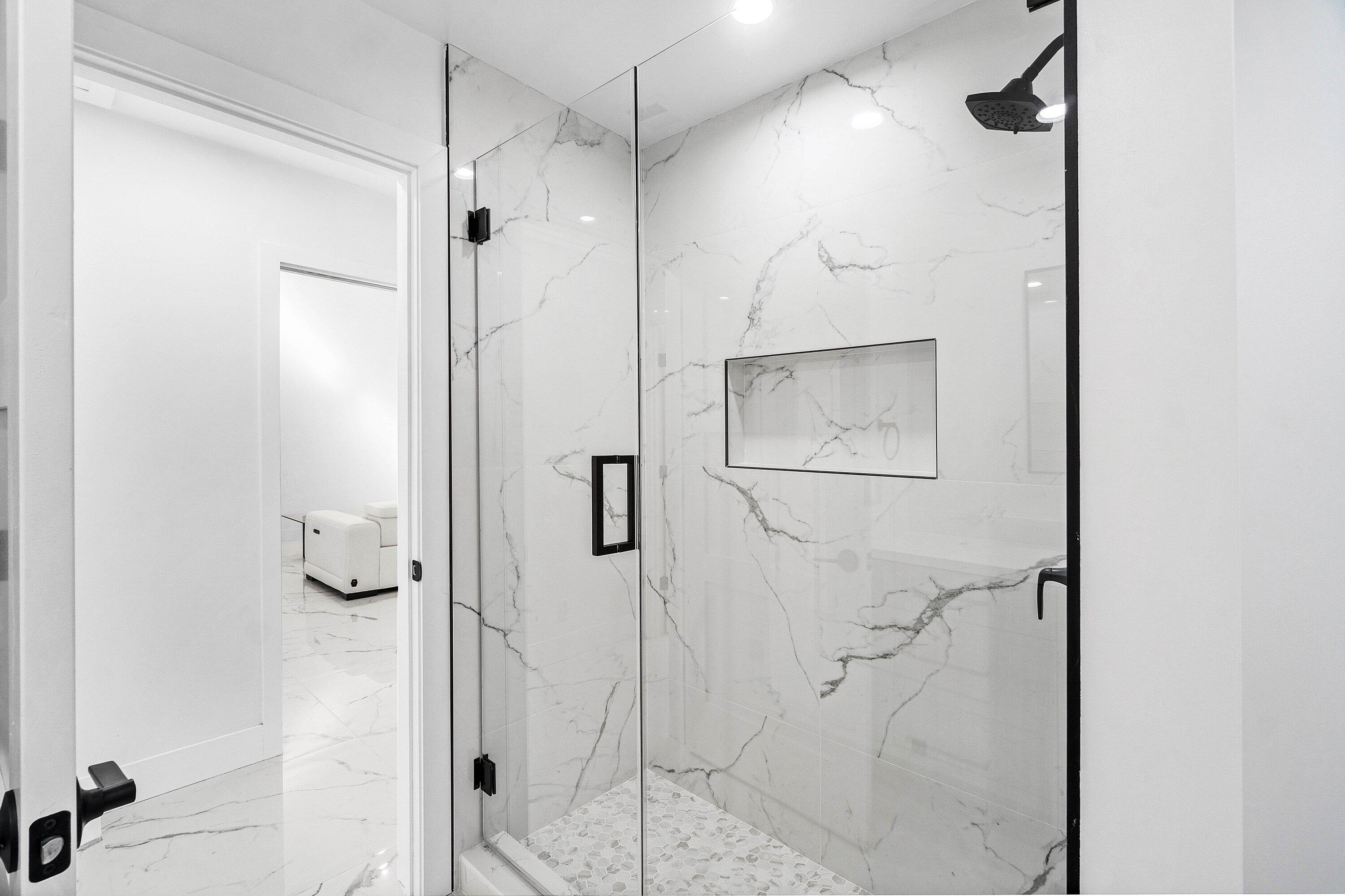 VILLAS OF HAMPSHIRE CONDO - Residential