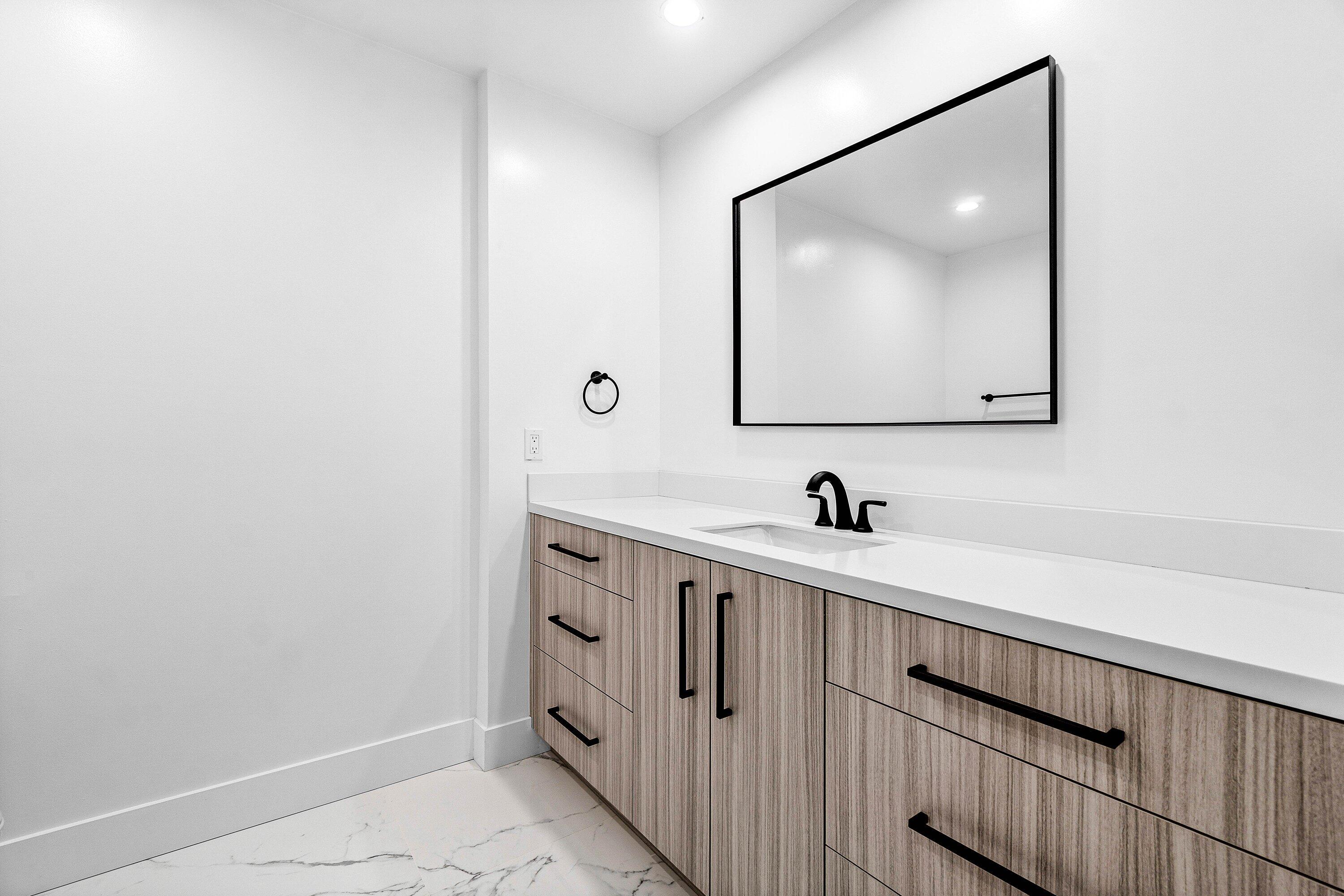 VILLAS OF HAMPSHIRE CONDO - Residential