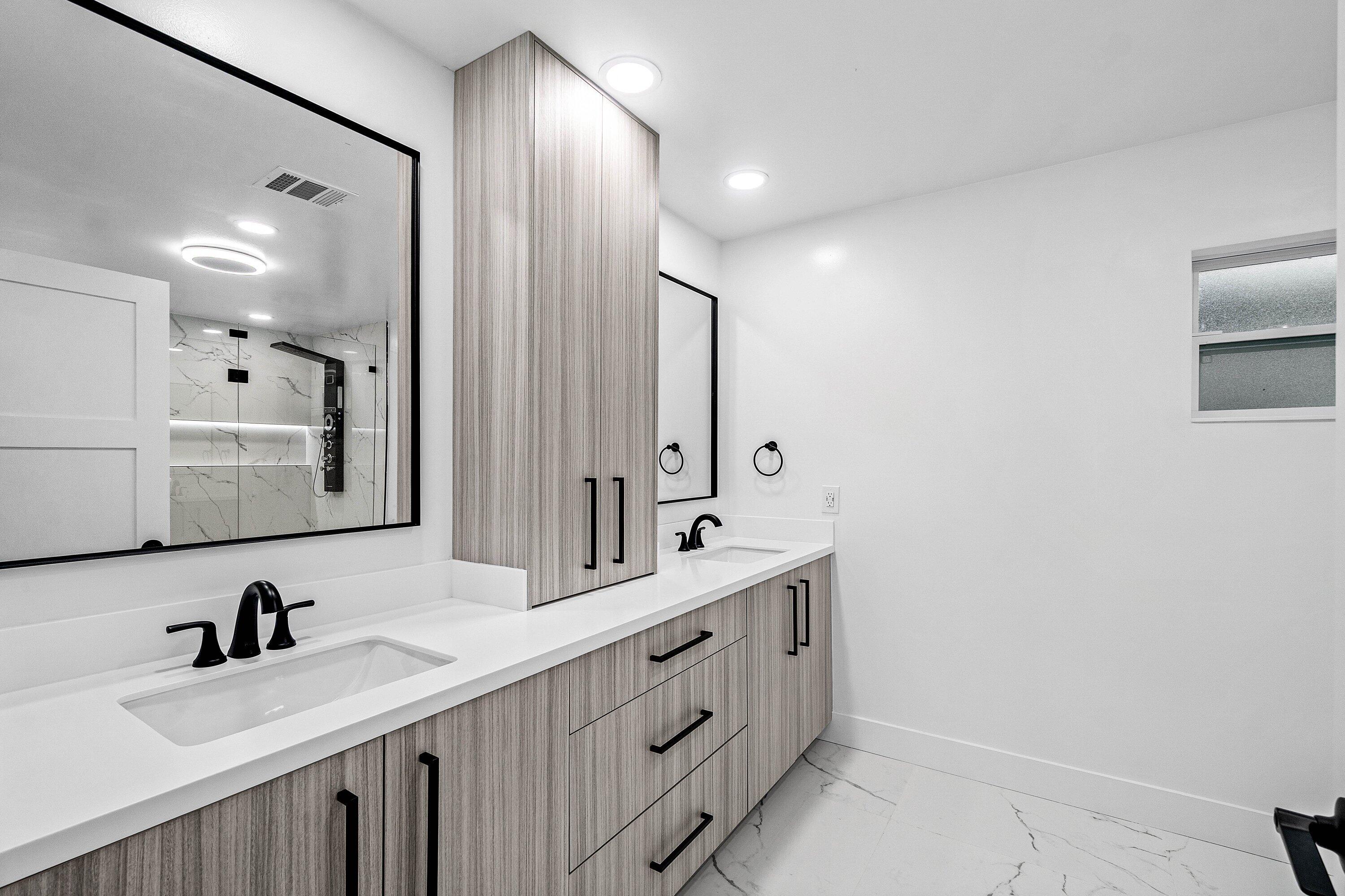VILLAS OF HAMPSHIRE CONDO - Residential