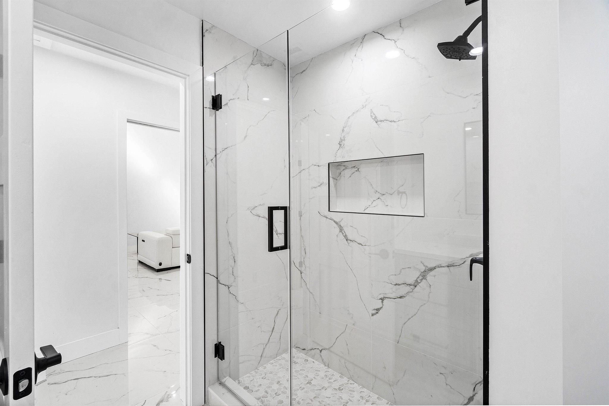 VILLAS OF HAMPSHIRE CONDO - Residential