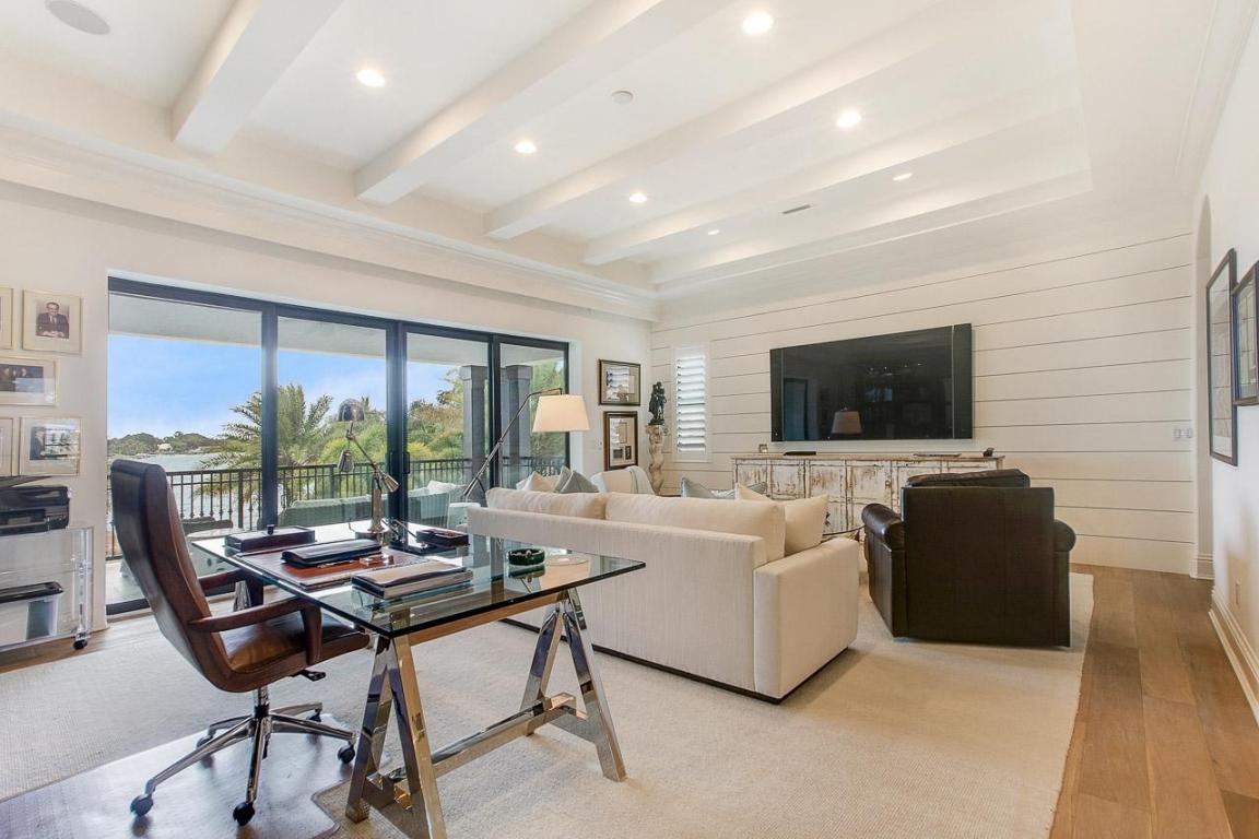 PENNOCK POINT - Residential