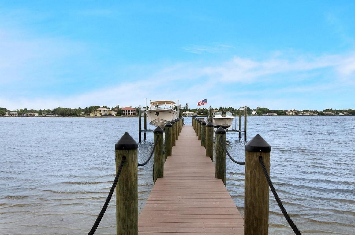 PENNOCK POINT - Residential