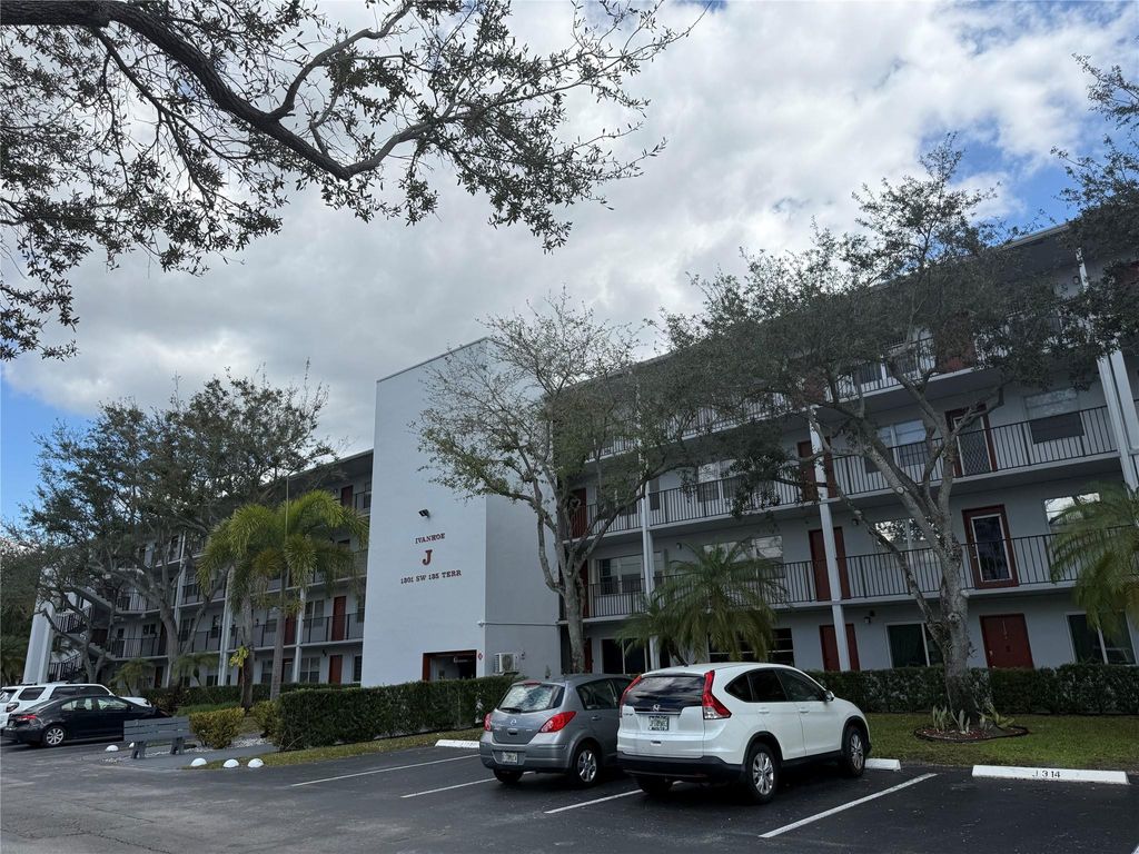 Photo of 1301 SW 135th Terrace #211J, Pembroke Pines, FL 33027 (MLS # F10552860)