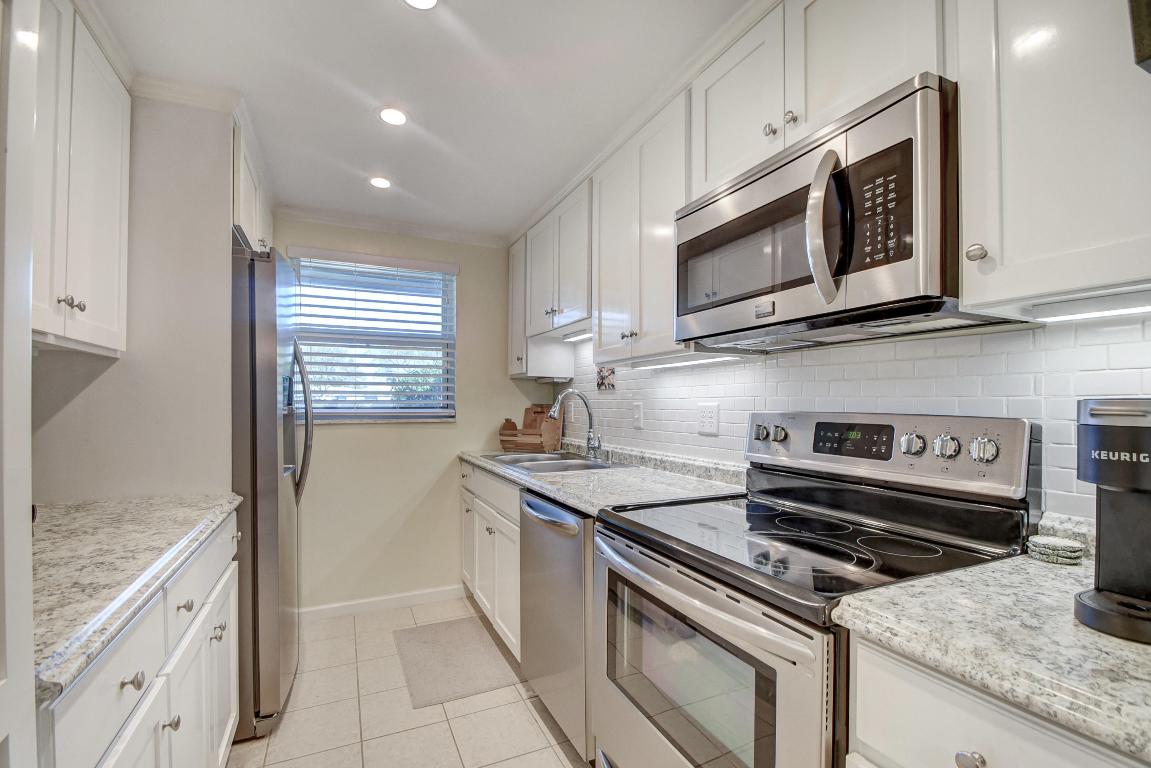 HIGH POINT OF DELRAY BEACH CONDO SEC III - Residential