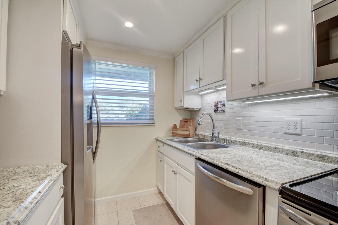 HIGH POINT OF DELRAY BEACH CONDO SEC III - Residential