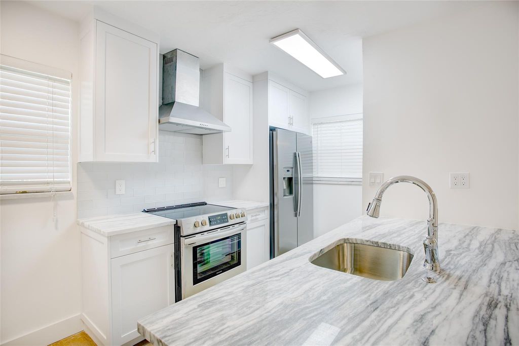 Photo of 530 S Federal Highway #8, Fort Lauderdale, FL 33301 (MLS # F10485742)