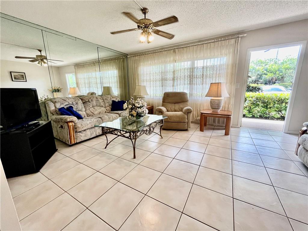 GROUND FLOOR 1 BED & 1.5 BARH ,CONDO LOCATED AT WEST GATE . EASSY ACCES TO POWERLINE GATE, NEAR DEERFIELD SHOPPING PLAZA. FURNISHED .. UNIT SITUATED NEXT TO THE LAUNDRY ROOM. CLOSED FLORIDA ROOM OVERLOOKING ON THE TENISS COURT AND SWIMMING POOL.
SAFE AND QUIET COMUNITY WITH CAFE/RESTAURANT ON PREMISSES. 3.5 MILES TO THE BEACH!!! CENTURY VILLAGE COMMUNITY HAS FREE BUSSES TO THE SHOPPING PLAZA, TENNIS COURTS, SWIMMING POOLS, A MOVIE THEATRE, GYM, AND MORE. ACTIVITES ALL DAY: FITNESS CLASSES, TENNIS, AQUA AEROBIC AND MORE... YOU CAN FEEL LIKE YOU ARE LIVING IN THE FIVE STAR RESORT. MOVE IN READY! ASSICIATION CLAIMS: 55+ COMMUNITY. NO PETS ALLOWED.