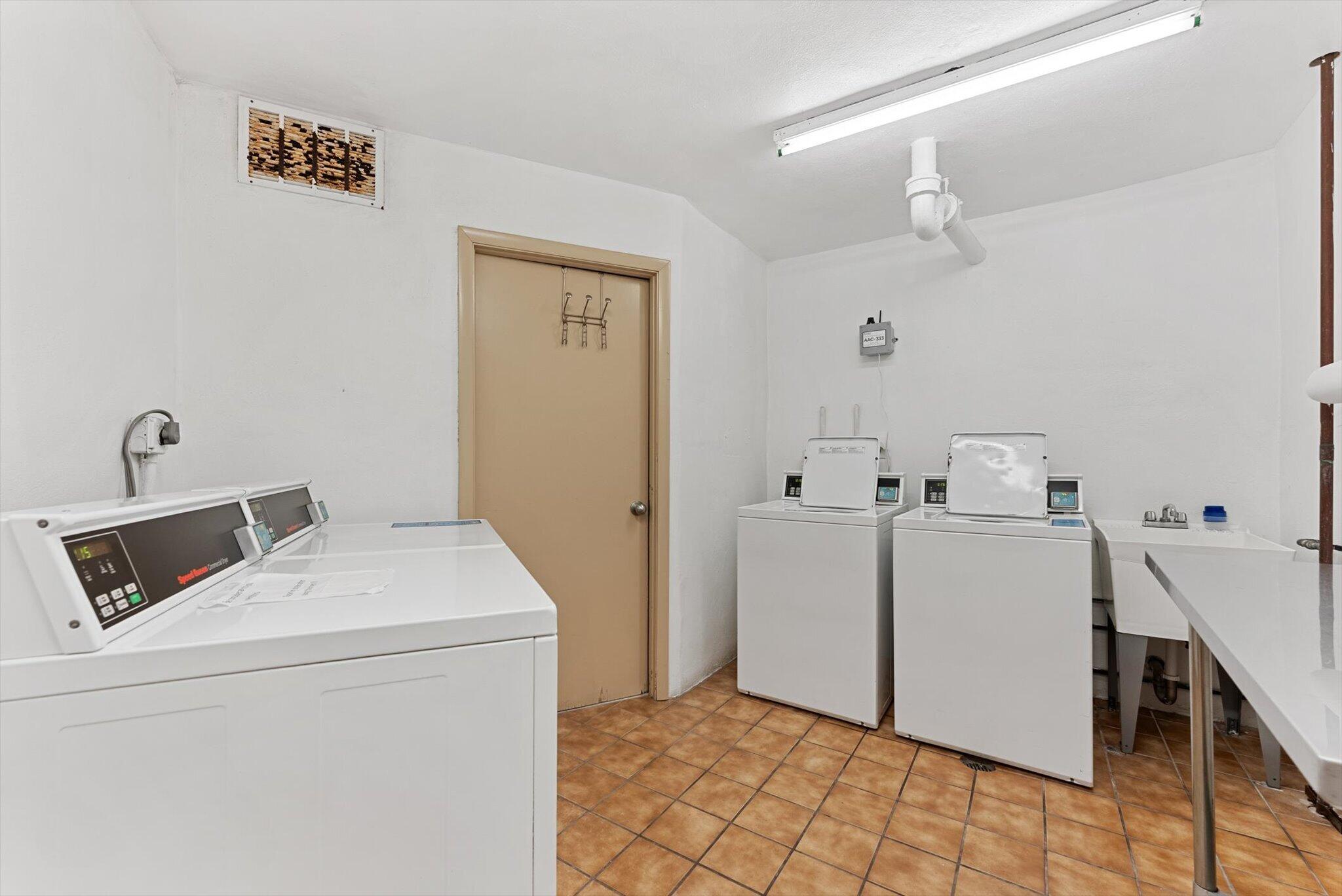 GRANADA HOUSE CONDOMINIUM - Residential