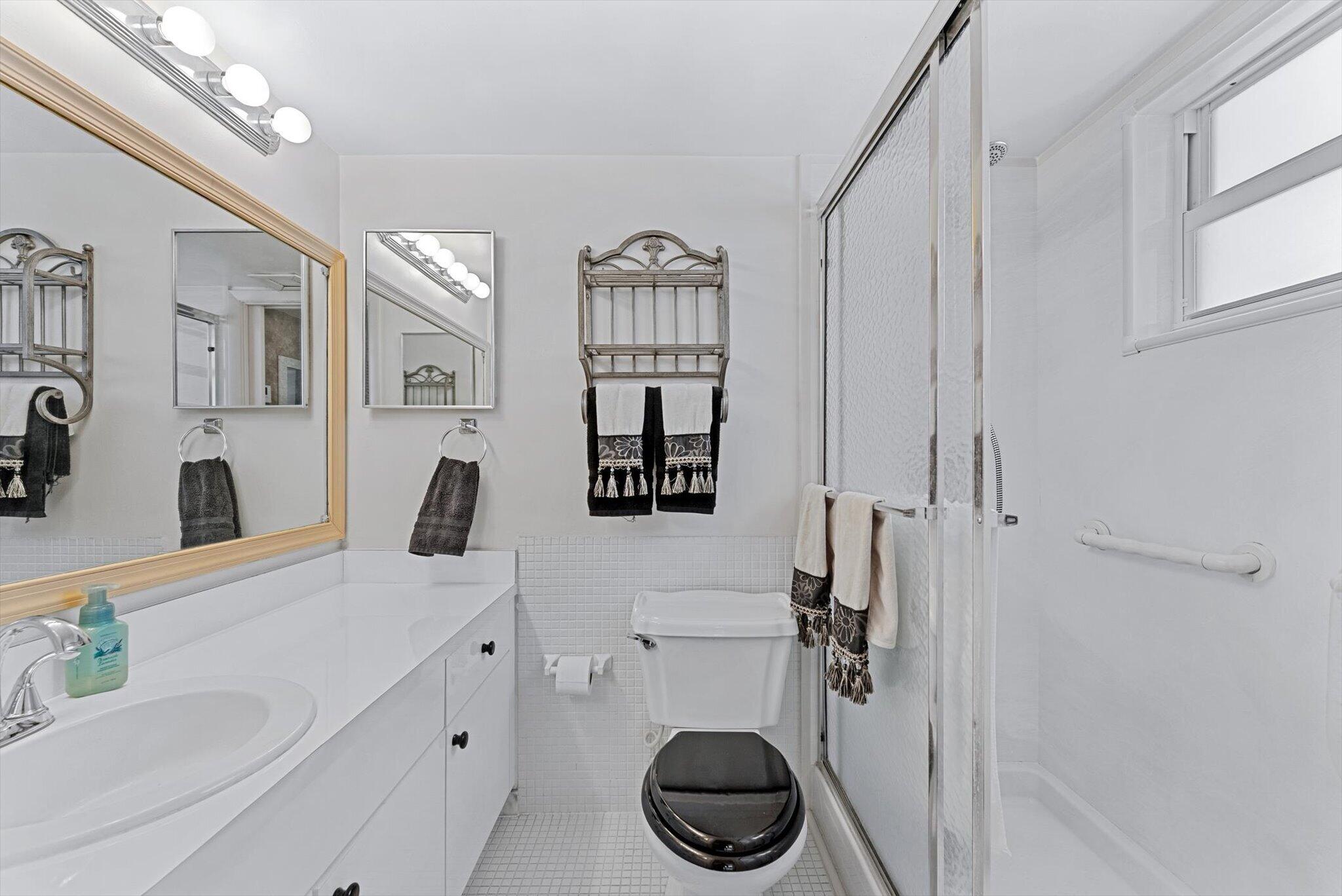 GRANADA HOUSE CONDOMINIUM - Residential