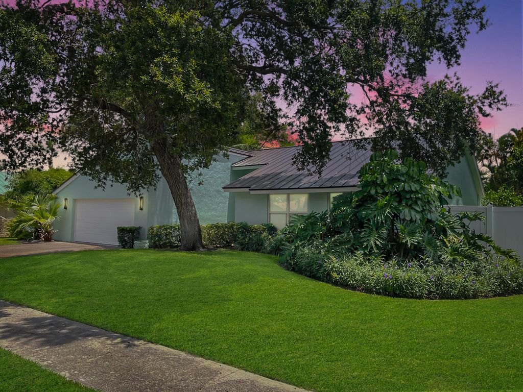Photo of 1380 SW 1st Street, Boca Raton, FL 33486 (MLS # R11096733)
