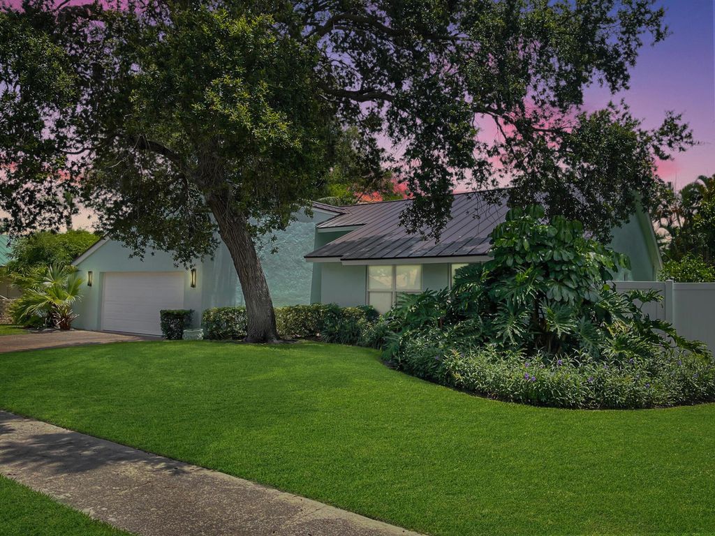 Photo of 1380 SW 1st Street, Boca Raton, FL 33486 (MLS # R11096733)