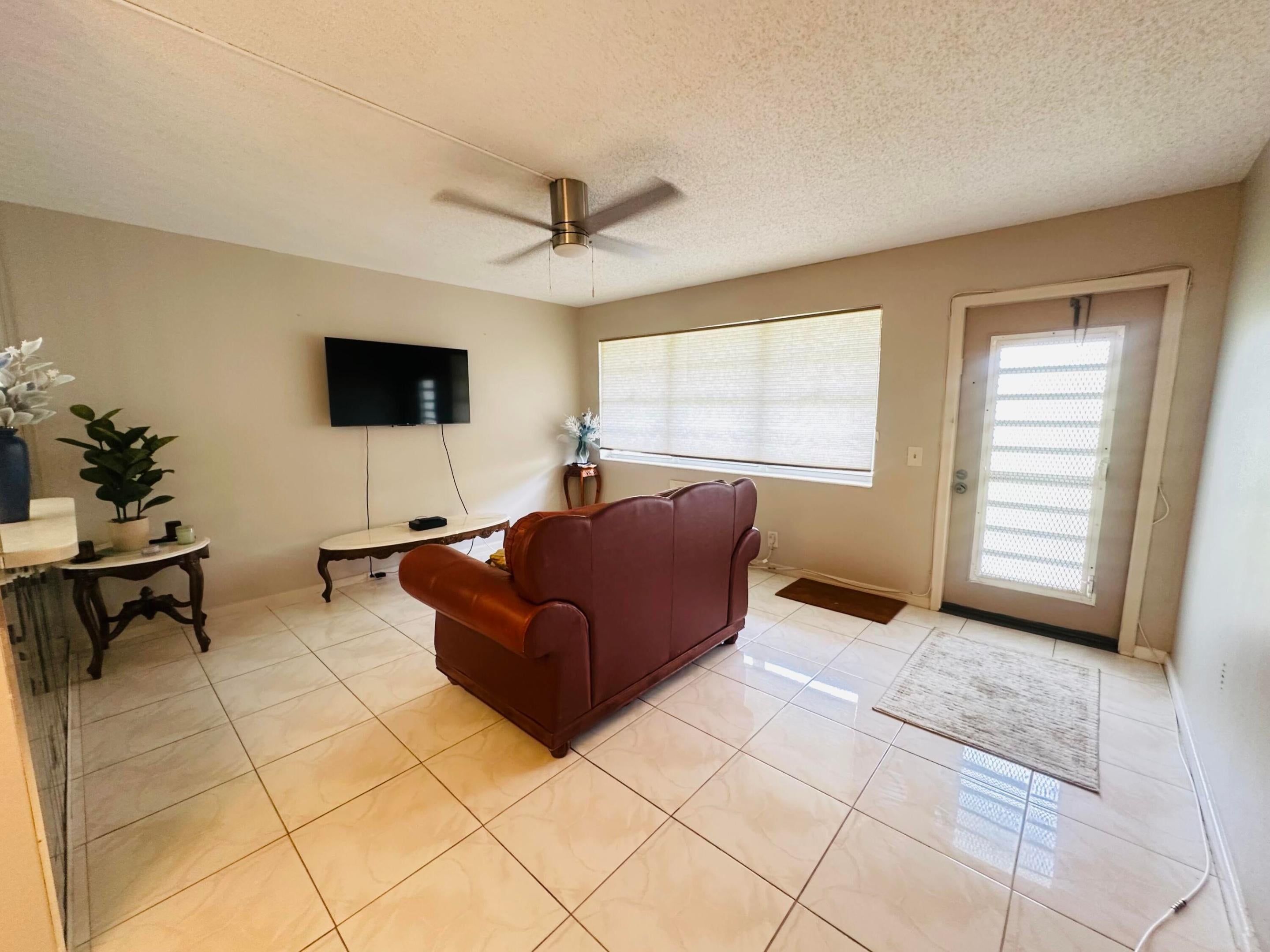271 FARNHAM L