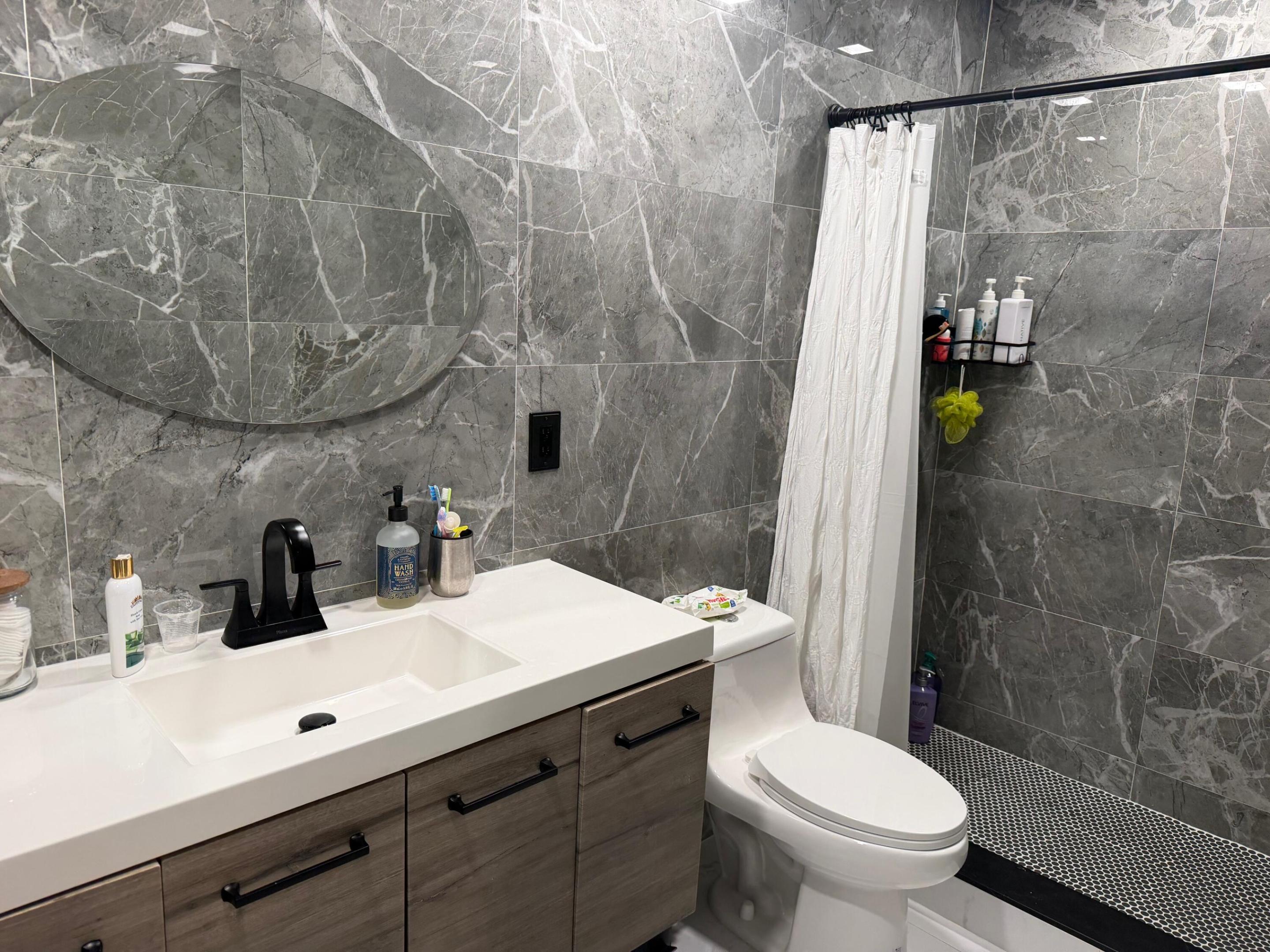 ENTRADA CONDOMINIUM I - Residential Lease