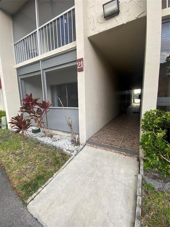 ENTRADA CONDOMINIUM I - Residential Lease