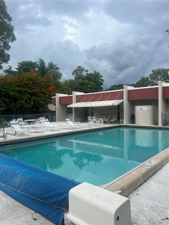 ENTRADA CONDOMINIUM I - Residential Lease