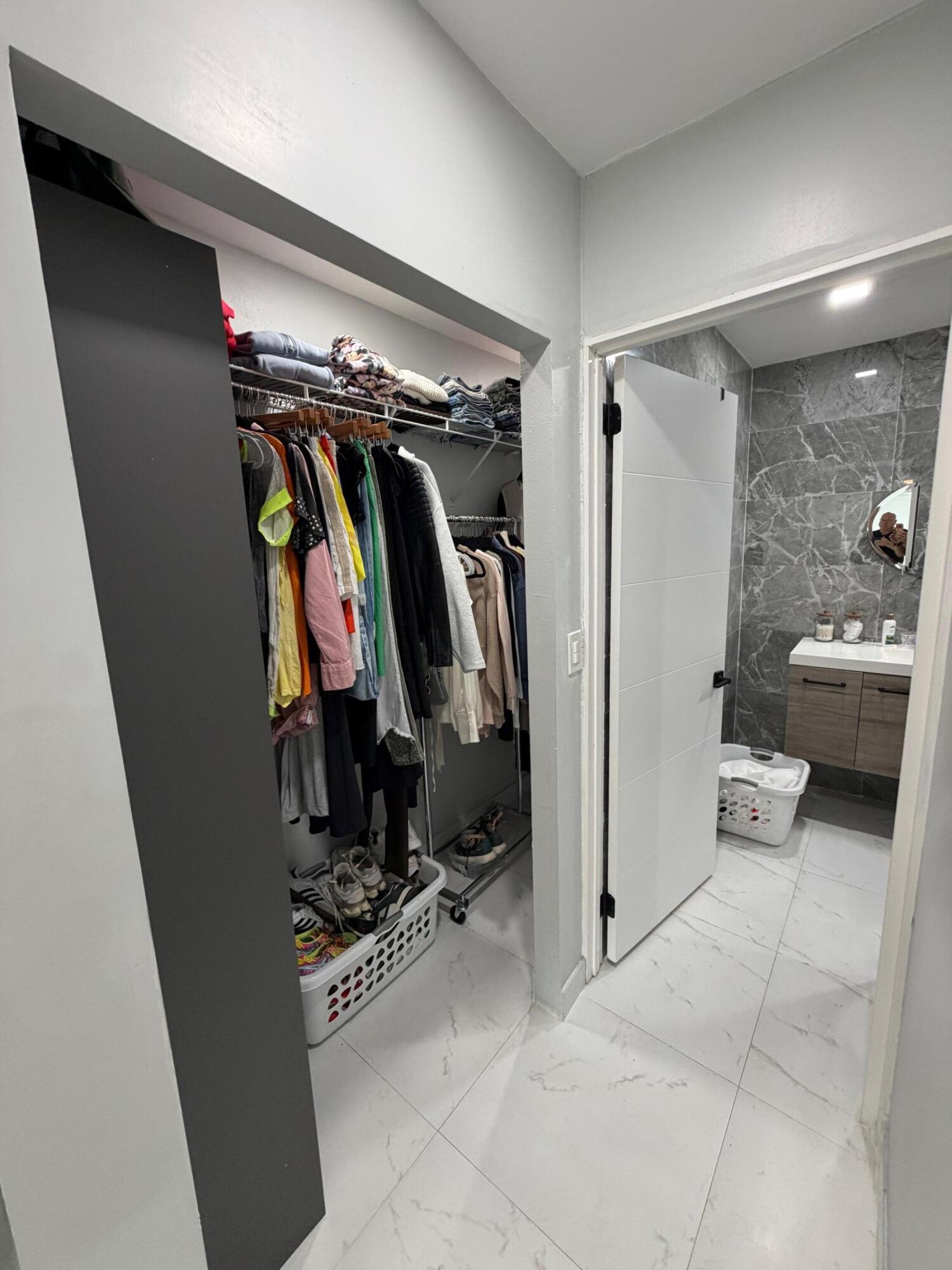 ENTRADA CONDOMINIUM I - Residential Lease