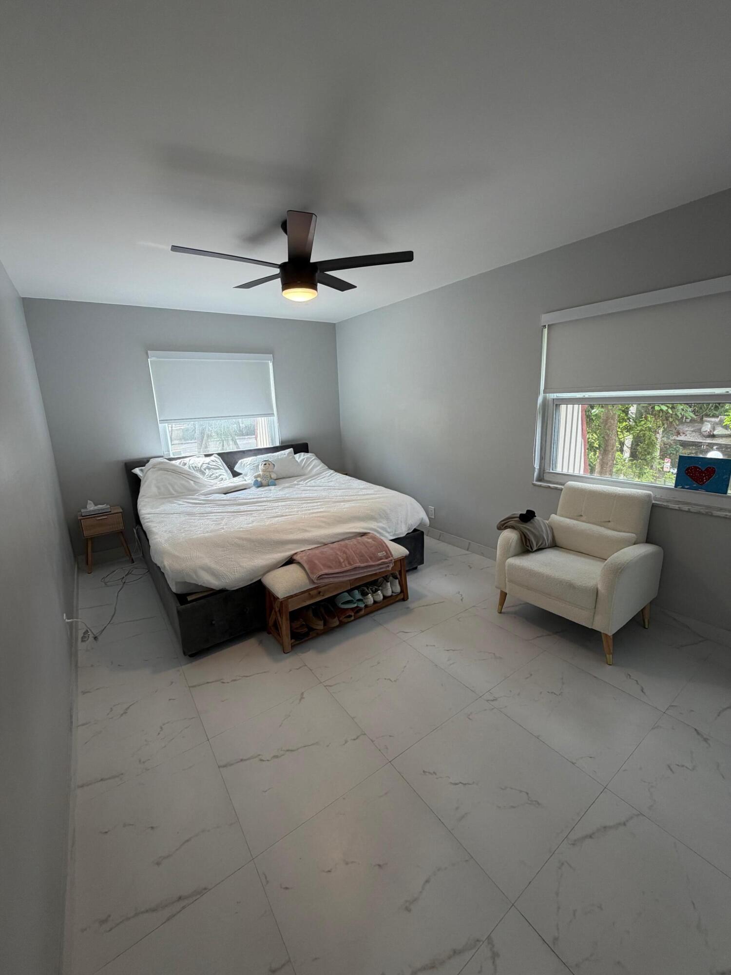 ENTRADA CONDOMINIUM I - Residential Lease