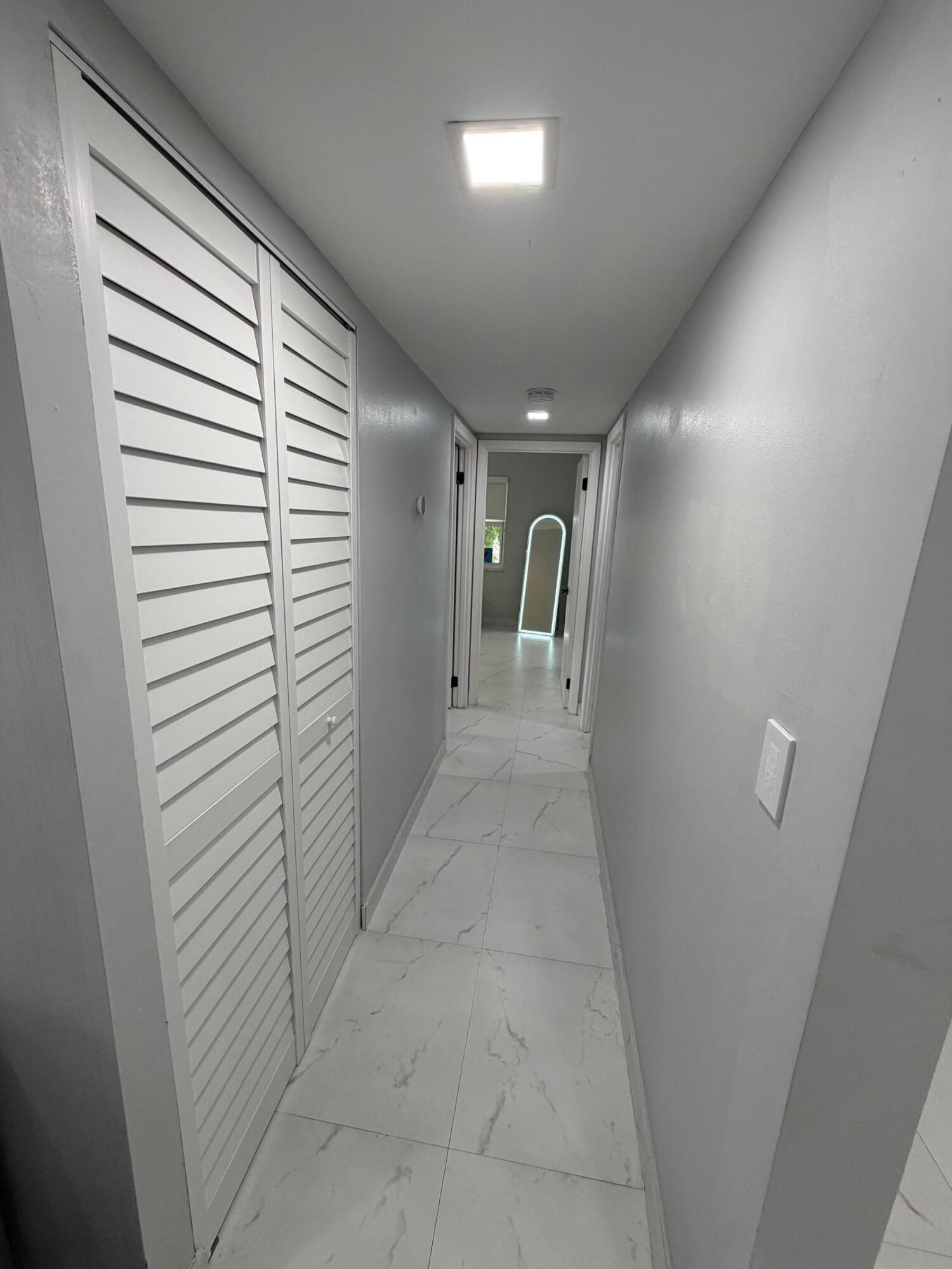 ENTRADA CONDOMINIUM I - Residential Lease