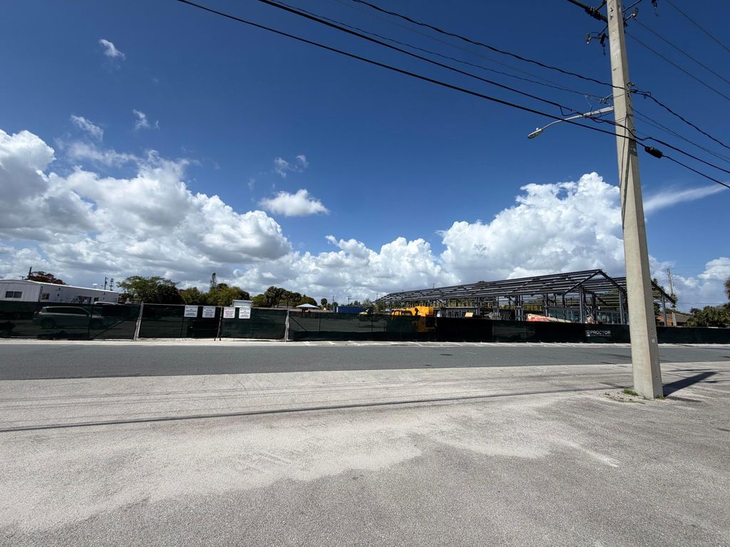 Photo of 705 SE Tarpon Avenue, Stuart, FL 34994 (MLS # B26001901)