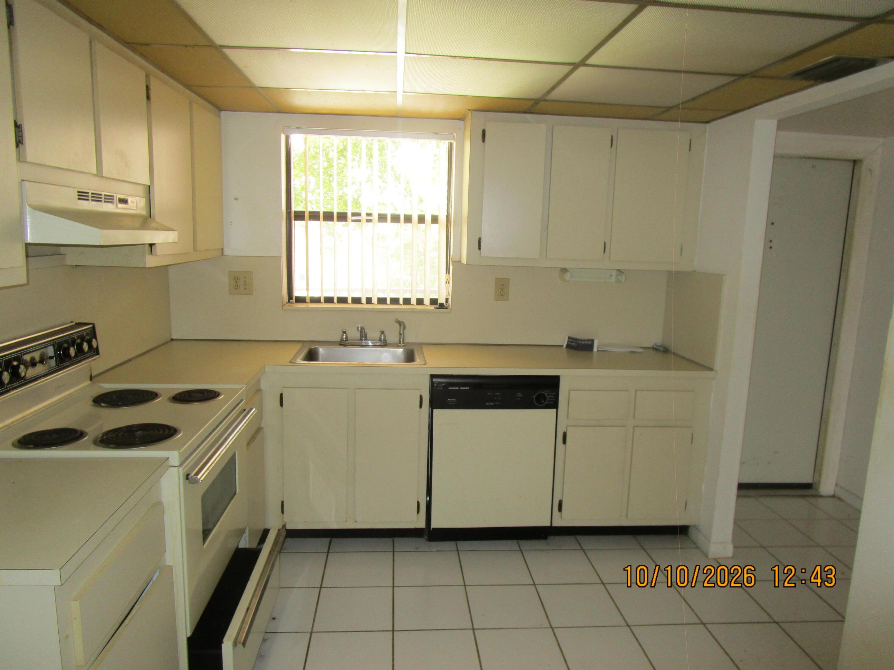 10466 SUNRISE LAKES Boulevard 301