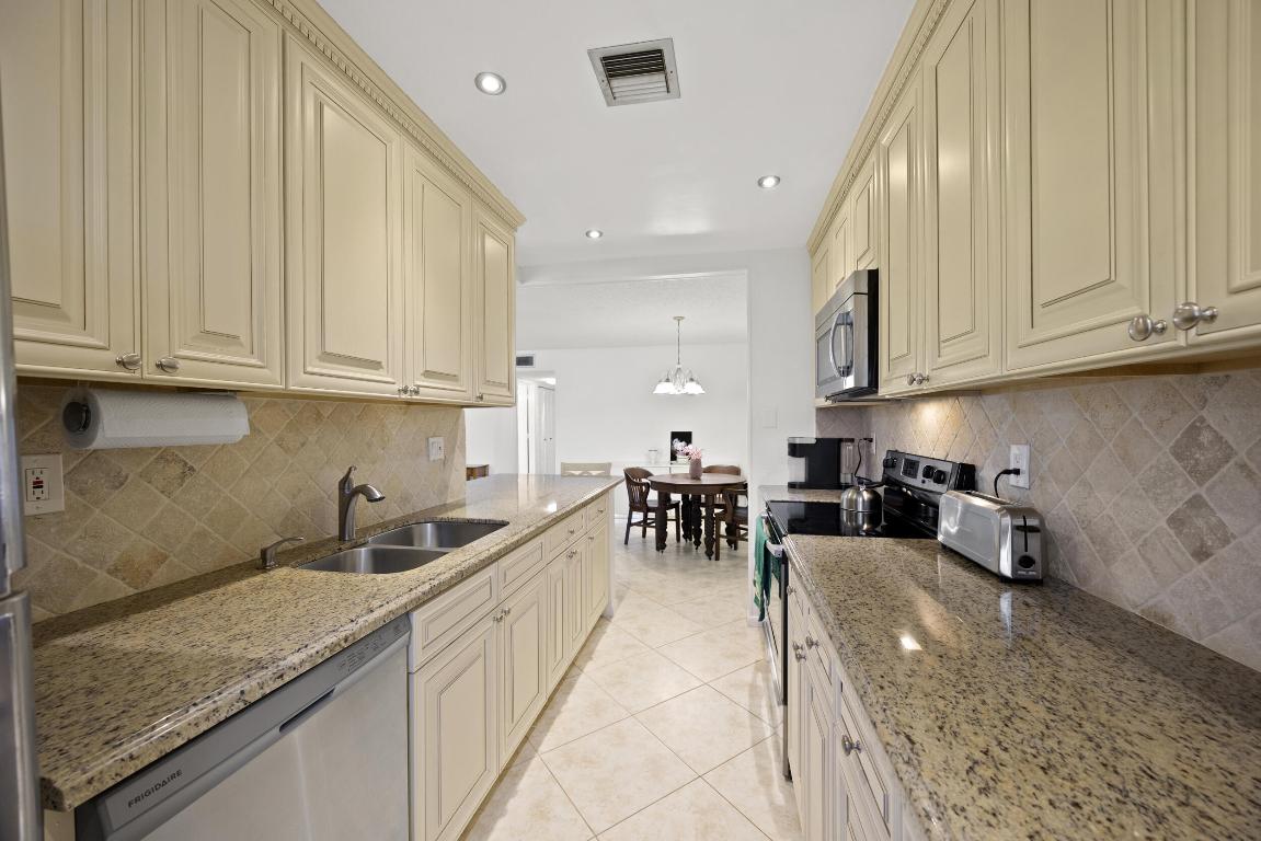 HIGH POINT OF DELRAY WEST CONDO SEC 1&2 - Residential