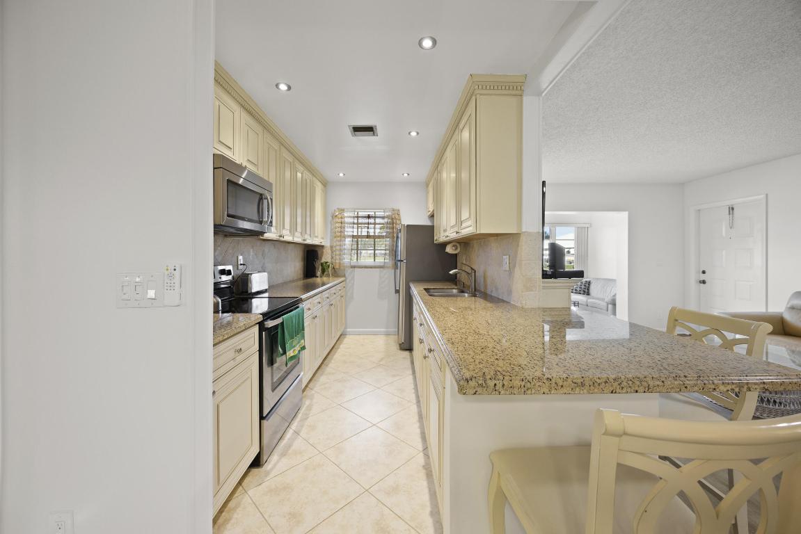 HIGH POINT OF DELRAY WEST CONDO SEC 1&2 - Residential